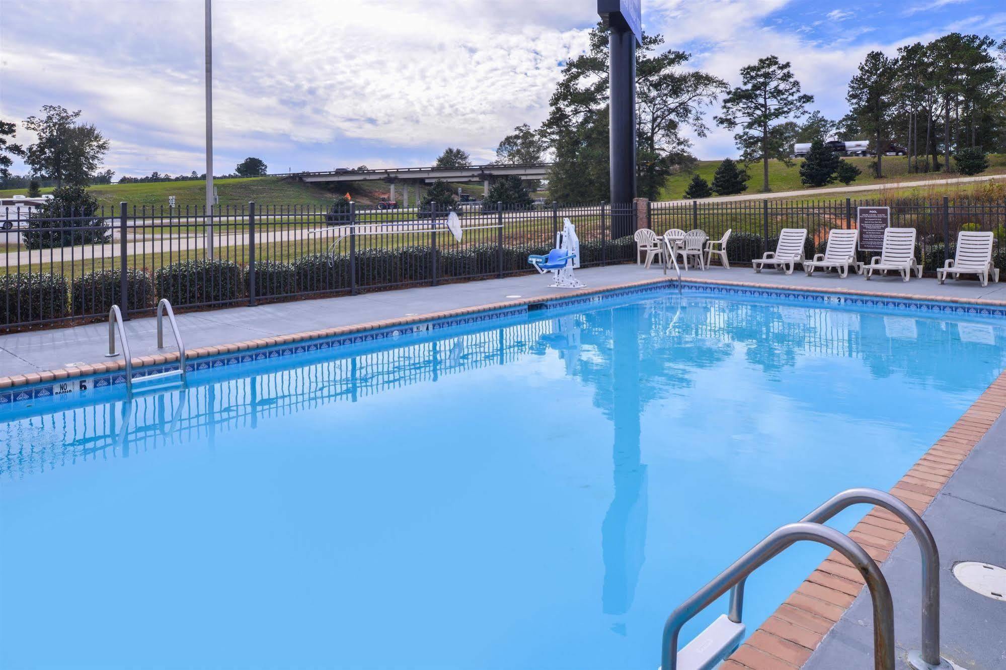 Americas Best Value Inn Wiggins מראה חיצוני תמונה