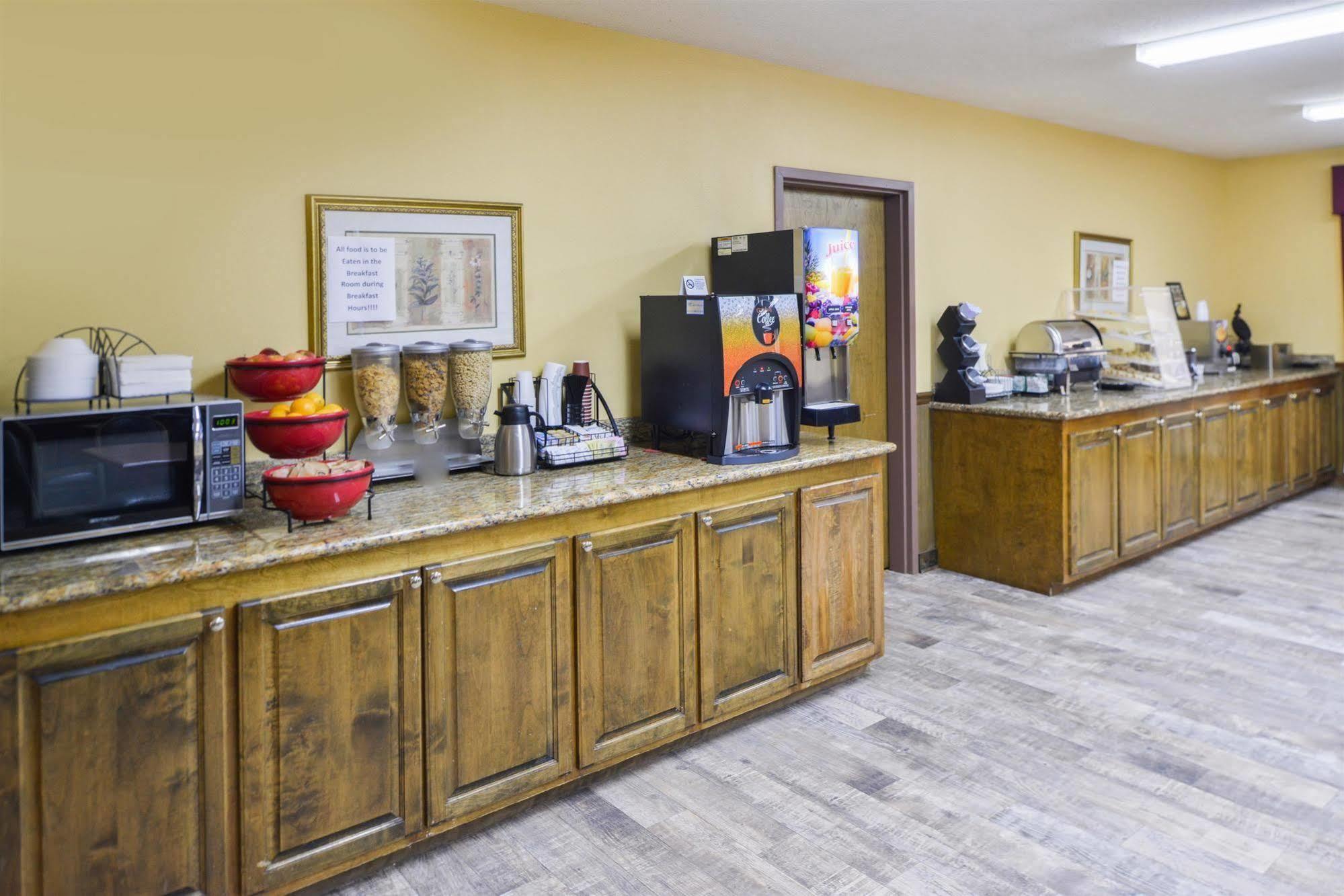 Americas Best Value Inn Wiggins מראה חיצוני תמונה