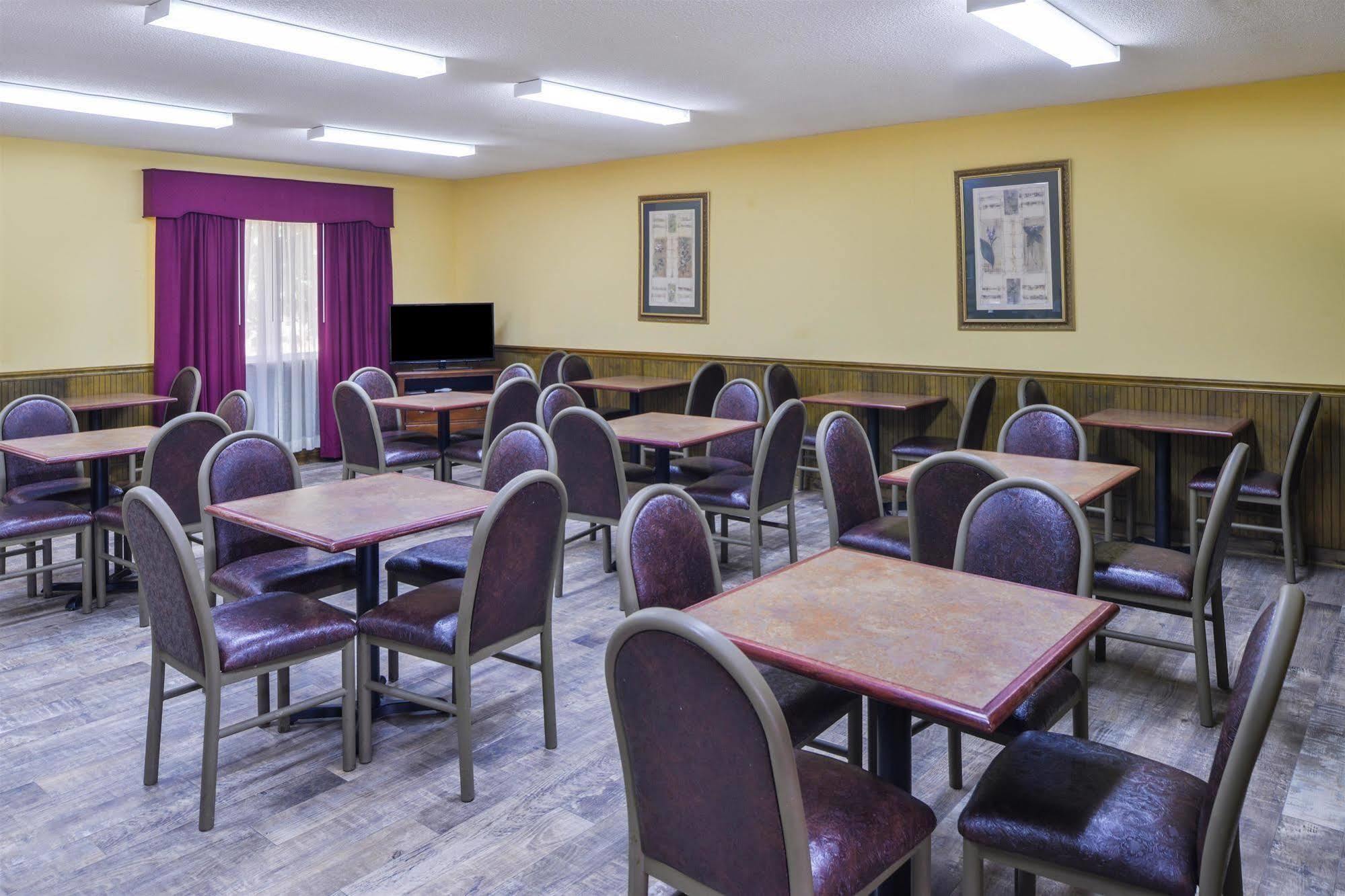 Americas Best Value Inn Wiggins מראה חיצוני תמונה