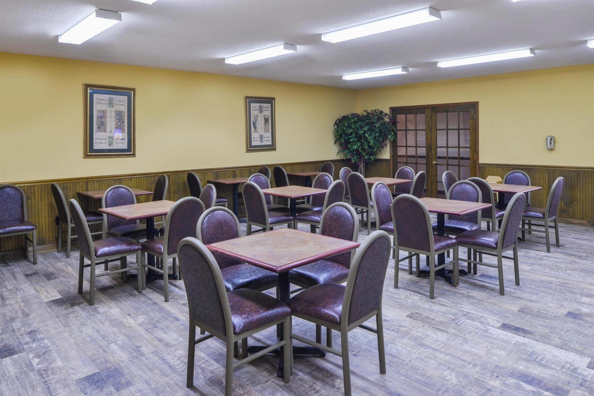 Americas Best Value Inn Wiggins מראה חיצוני תמונה