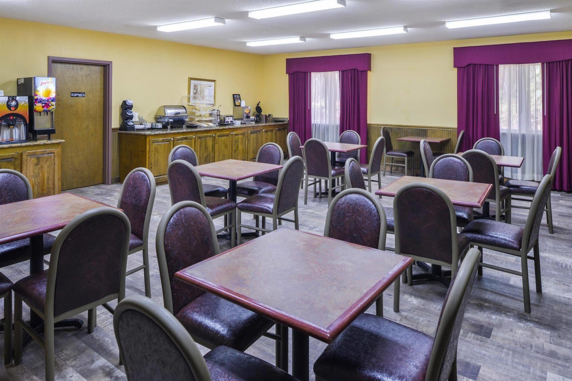 Americas Best Value Inn Wiggins מראה חיצוני תמונה